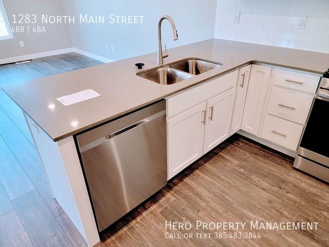 Foto del edificio - 1283 N Main St