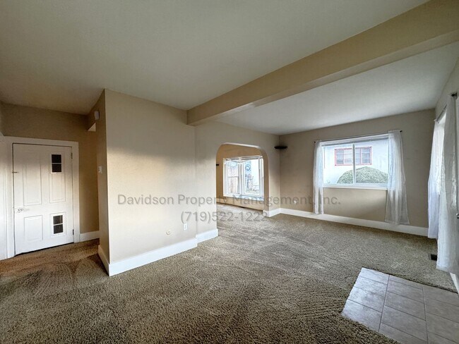 Foto del edificio - Stunning 4 Bedroom House near Old Colorado City