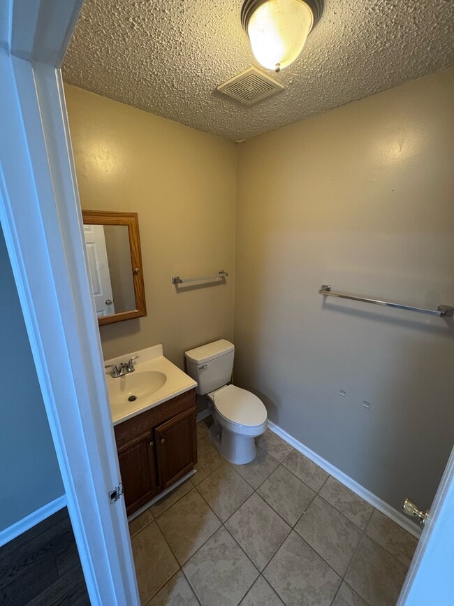 Building Photo - 112 Ashcroft Dr