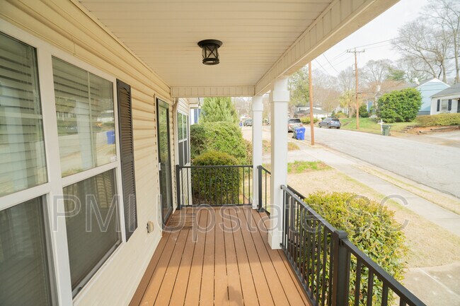 Building Photo - 318 Briarcliff Dr