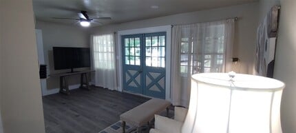 Building Photo - 143 Sharon Ln
