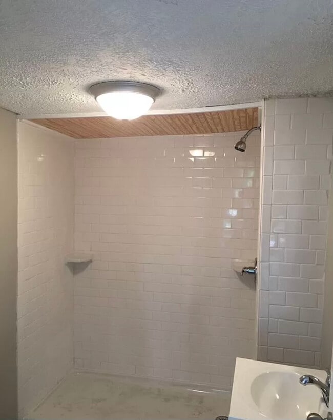 Shower - 248 E Fifth St