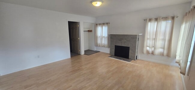 Building Photo - 119 W Fogarty Ave