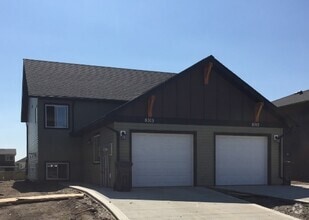 Building Photo - 8315-8387 87 Ave