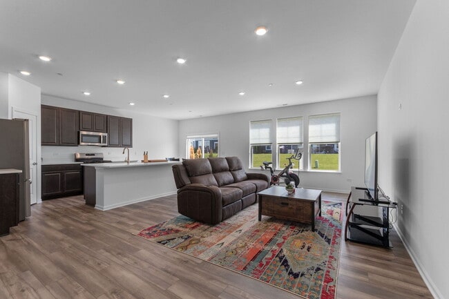 Building Photo - 16515 Golden Vly Ln