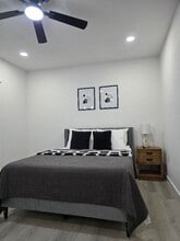 Building Photo - 804 Royal Palm Dr