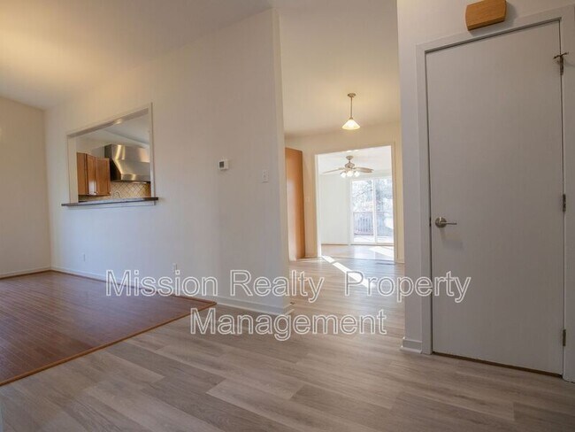 Foto del edificio - 1037 Mansfield Crossing Rd