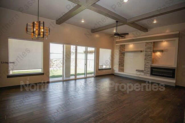 Building Photo - 12337 Desert Palms Ave