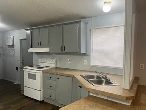 Building Photo - 12628 Lazy Dr