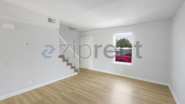 Foto del edificio - Unit APT E