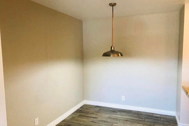 Foto del edificio - 8055 E Thomas Rd