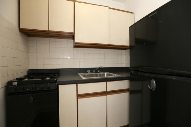 Foto del edificio - 515 W Briar Pl