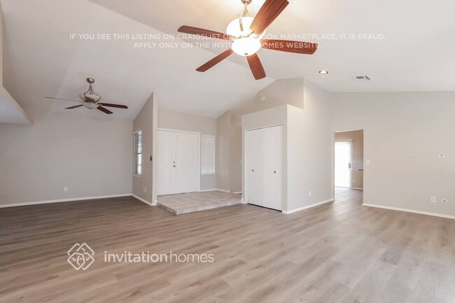 Building Photo - 907 W Ross Ave