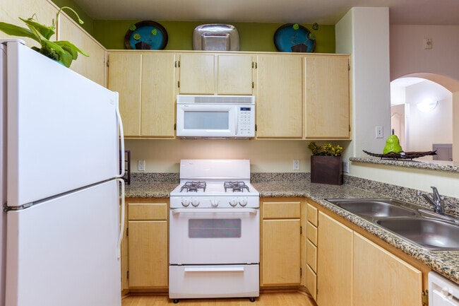 Building Photo - Waterford Place