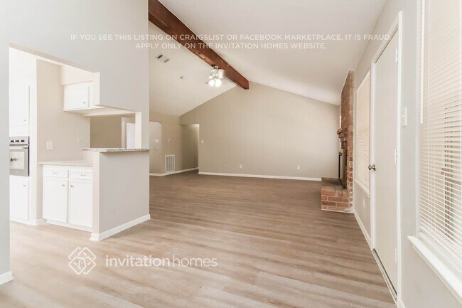 Building Photo - 16519 Cairngorm Dr