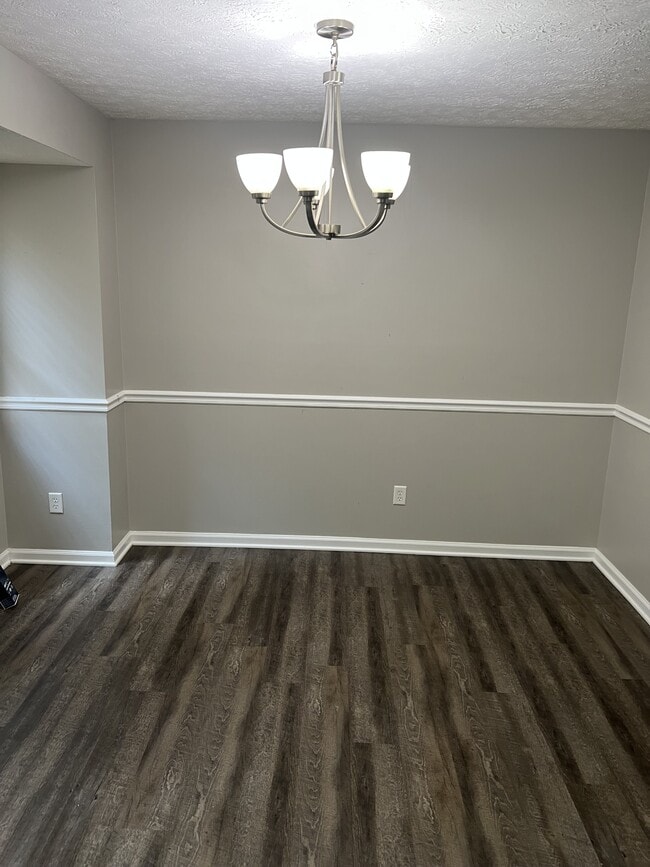 Building Photo - 1518 E Crane St