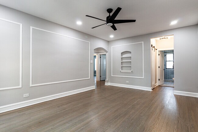Foto del edificio - 1352 W Carmen Ave