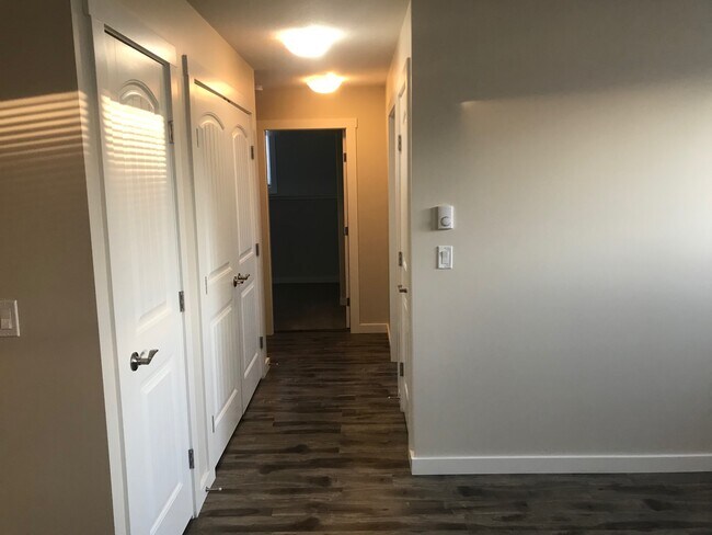 Photo du bâtiment - 1640 A-16487 87 Ave