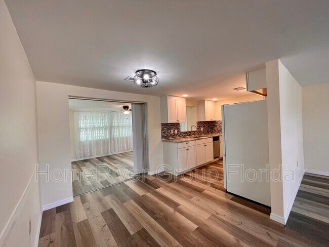 Building Photo - 5140 Overton Dr