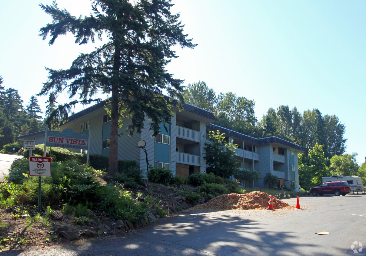 Primary Photo - Sun Vista Apartments