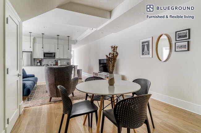 Foto del edificio - 1902 R St NW