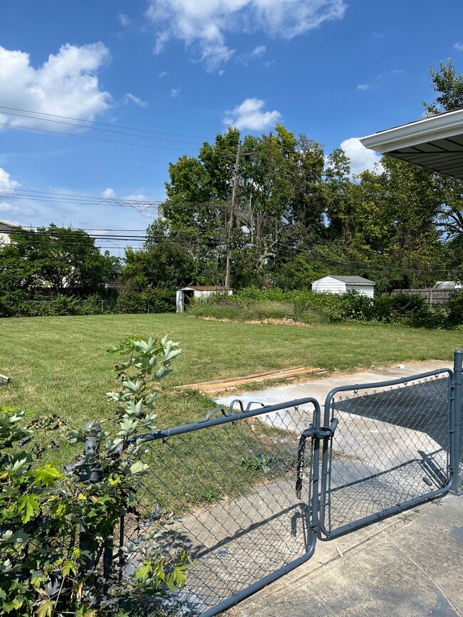 Building Photo - 1162 Simpson Dr