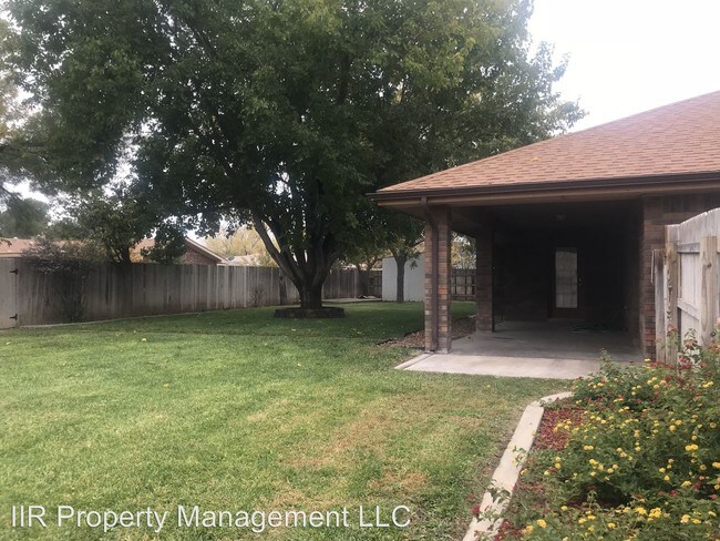 Foto del edificio - 1106 E Elm Ave