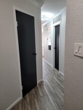 Building Photo - 6300 Seawall Blvd