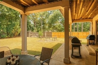 Building Photo - 20018 Pinehurst Trail Dr