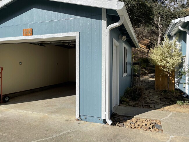 Detached 1 car garage - 1018 Arroyo Grande Dr