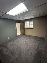 Building Photo - 205 E Main St