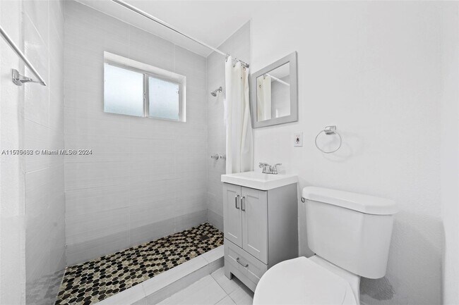 Foto del edificio - 1344 NW 7th Terrace