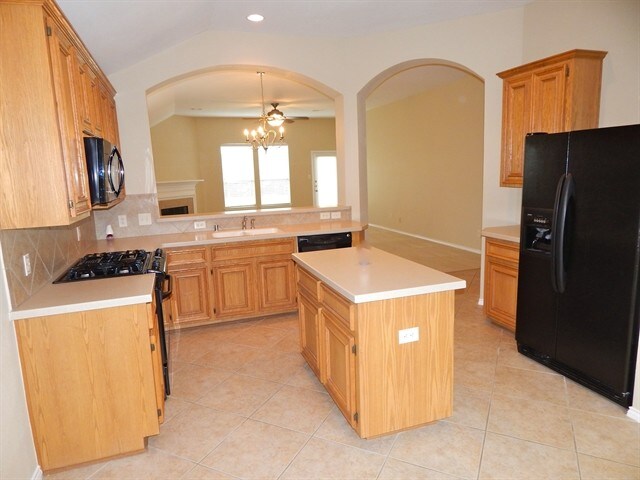 Foto del edificio - 860 Rock Harbor Ln