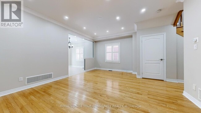 Building Photo - 92 Laval St