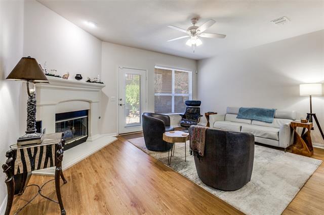 Foto del edificio - 906 Grand Cypress Ln