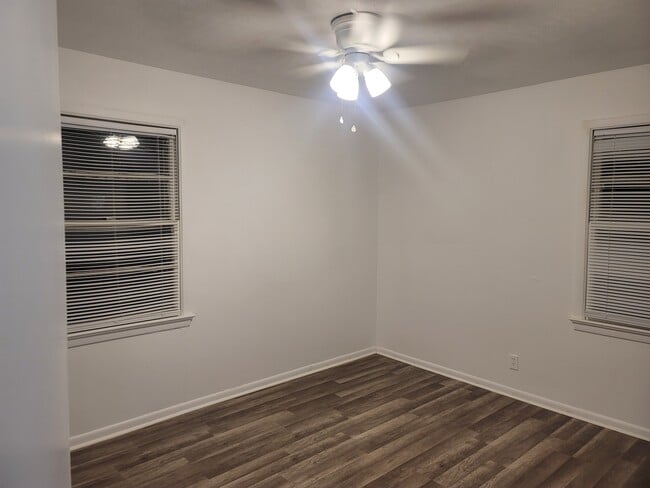 Foto del edificio - 1206 Wedemeyer Rd