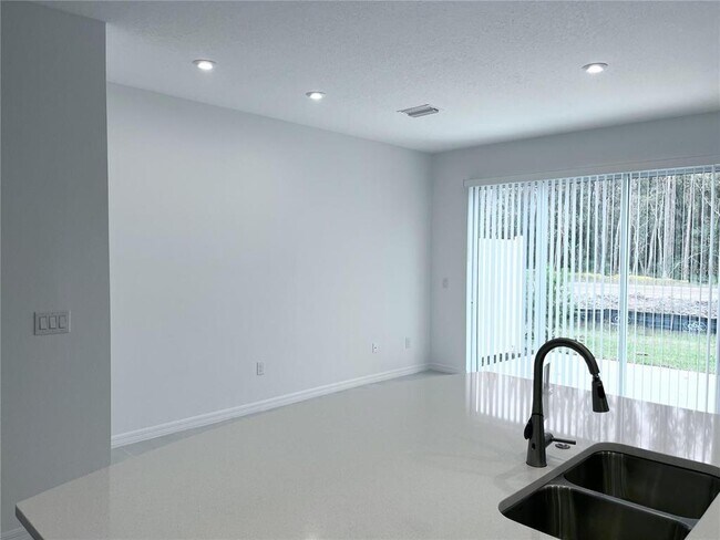 Building Photo - 34150 Polacca Ln