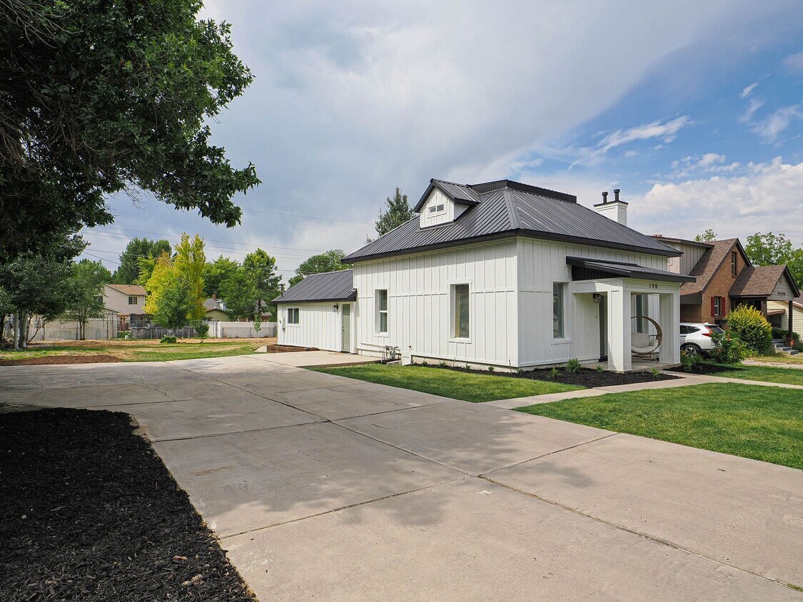 Foto principal - NEWLY REMODELED HISTORIC HOME IN DOWNTOWN ...