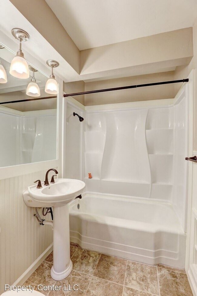 Foto del edificio - 2 br, 1 bath House - 4033 NW 33rd St,