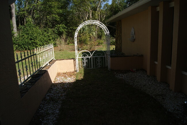 Foto del edificio - Beautiful Pool Home in River Country Estates