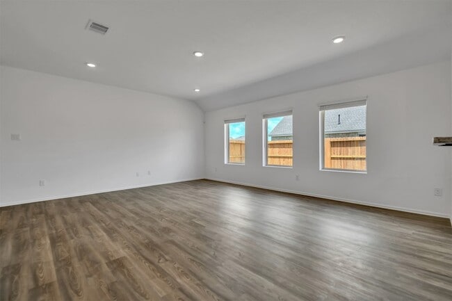 Building Photo - 7402 Keechi Pl