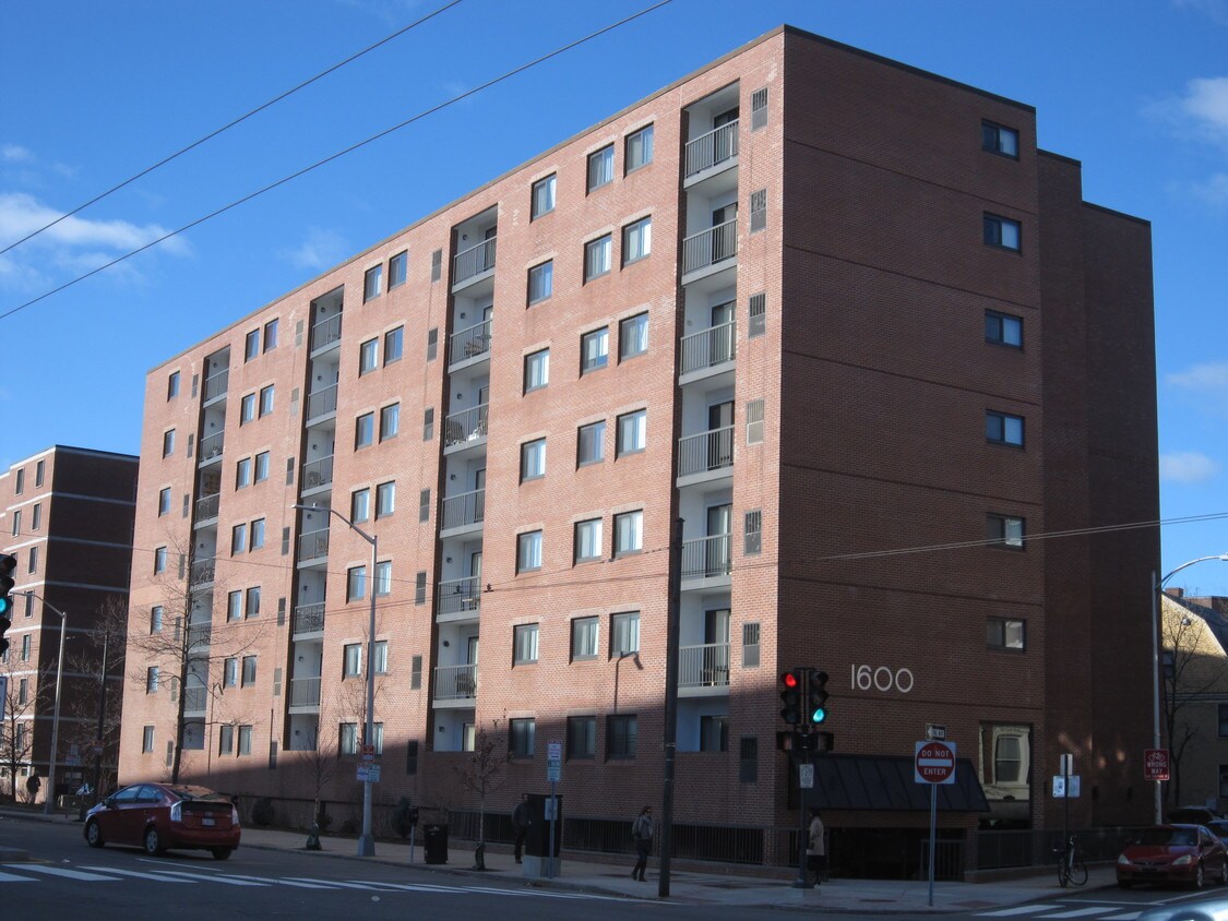 Primary Photo - 1600 Massachusetts Ave