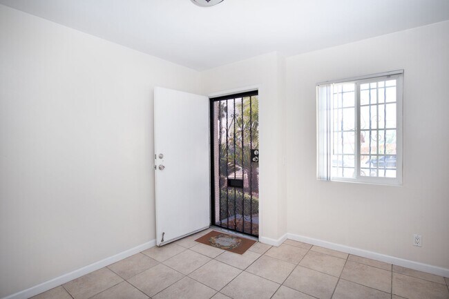 Building Photo - Beautiful Single Story Family Home Centrally Located Minutes From Downtown San Diego