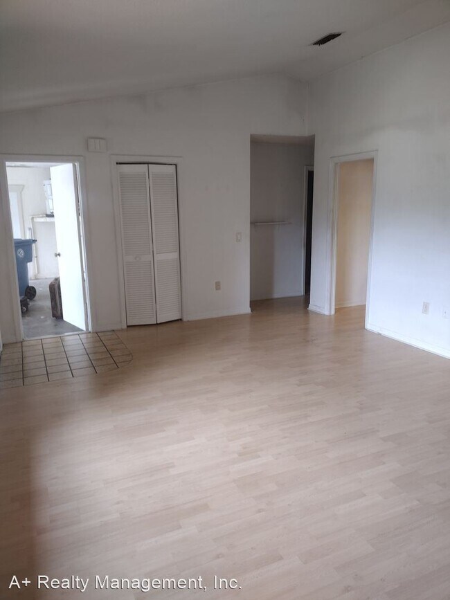 Foto del edificio - 3 br, 2 bath House - 12431 Drysdale St