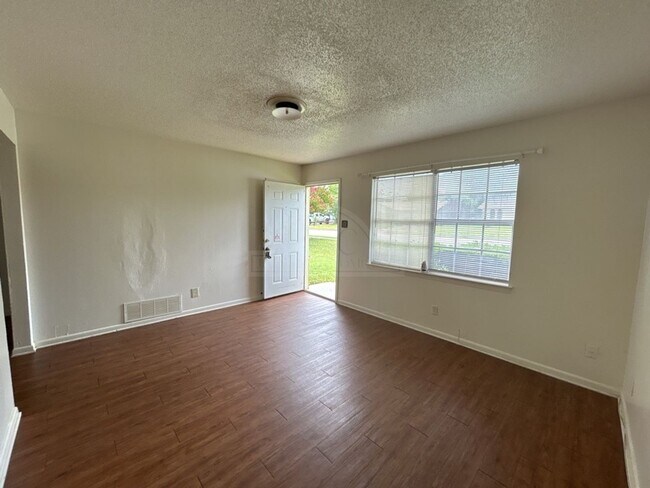 Building Photo - 1205 Kathey Dr