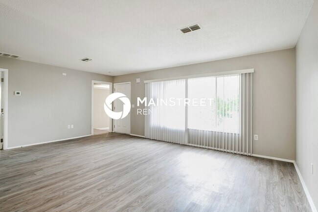 Foto del edificio - 3 Bedroom Pet-Friendly Home in Spring Hill, FL with Main Street Renewal