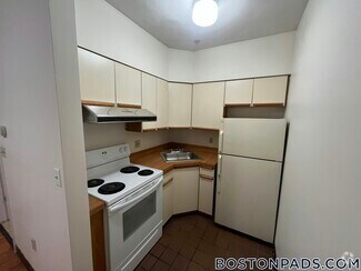 Building Photo - 81 Essex St