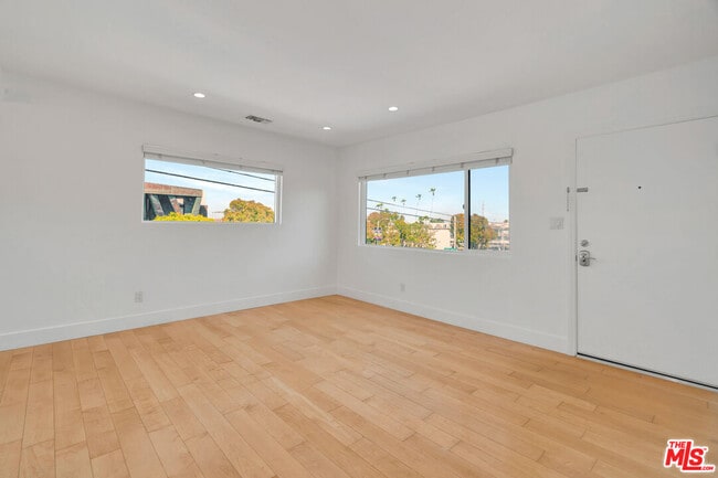 Building Photo - 119 Paloma Ave