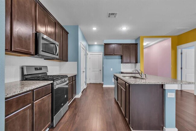 Building Photo - 308 Clearlake Dr