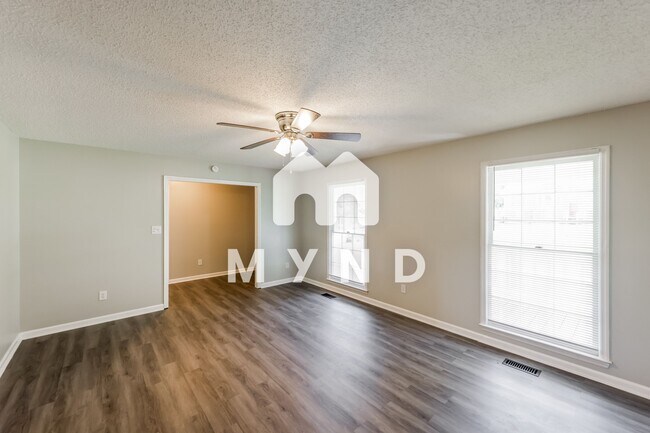 Building Photo - 1131 Independence Dr